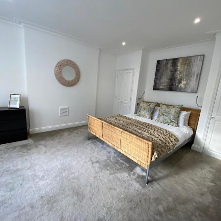 Fantastic Spacious Garden Flat With Own Private Entrance Лондон Екстериор снимка