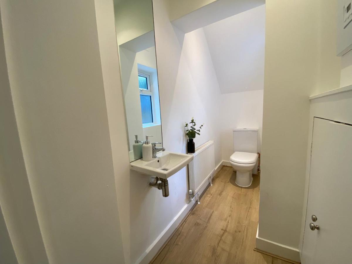 Fantastic Spacious Garden Flat With Own Private Entrance Лондон Екстериор снимка