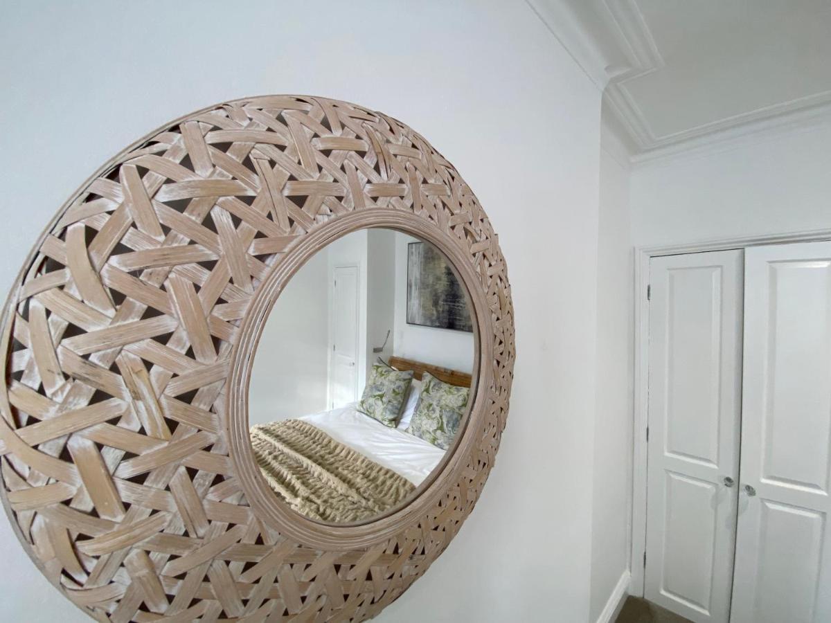 Fantastic Spacious Garden Flat With Own Private Entrance Лондон Екстериор снимка